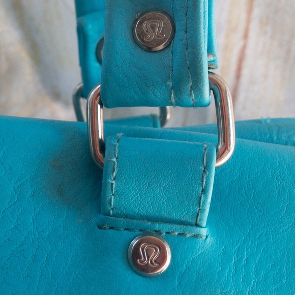 VINTAGE Lululemon Gym/Travel Bag - Picture 10 of 16